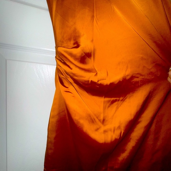 House of Harlow 1960 Size Large Cocktail dress Silky Satin Fabric in Rich Amber - Picture 4 of 15